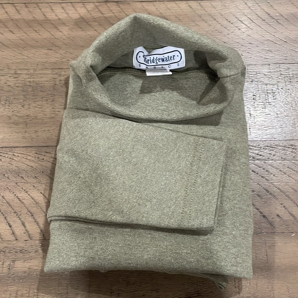 BUNDLE of 4 NWOT (Vntg) Bridgewater Basics Turtlenecks Long sleeves Size M - Picture 6 of 8